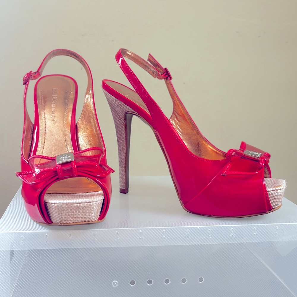 BCBG Platform Coral Pumps * Size 6.5 M